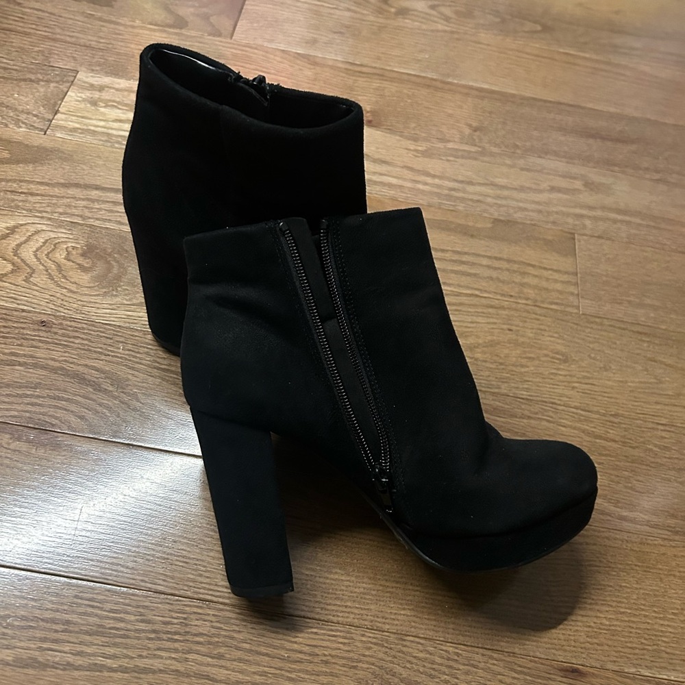 Elegant Black Ankle Boots URBAN PLANET